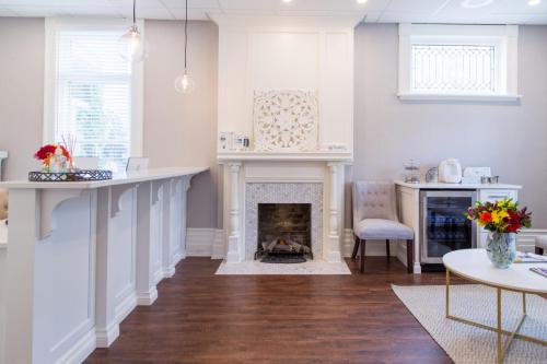 Dr MacArthur new reception area-2